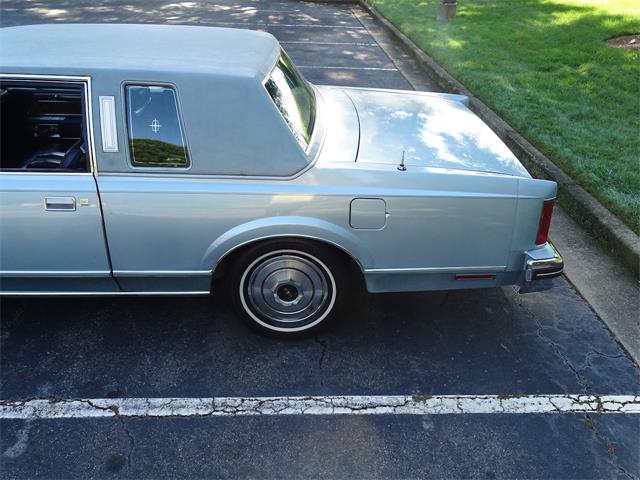 1981 Lincoln Town Car (CC-1372546) for sale in O'Fallon, Illinois
