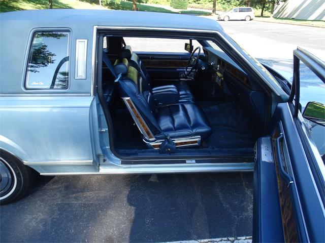 1981 Lincoln Town Car (CC-1372546) for sale in O'Fallon, Illinois