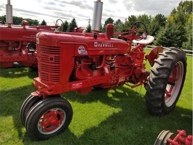 1954 International Tractor (CC-1373930) for sale in Mankato, Minnesota