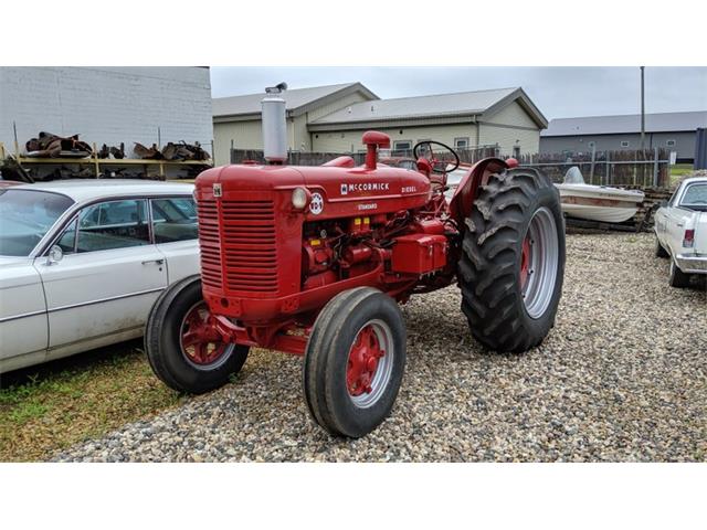 1956 International Tractor (CC-1374072) for sale in Mankato, Minnesota