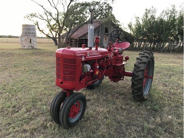 1952 International Tractor (CC-1374924) for sale in Fredericksburg, Texas