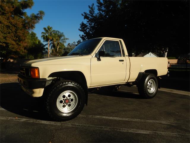 1986 Toyota Pickup (CC-1413944) for sale in Woodland Hills, California