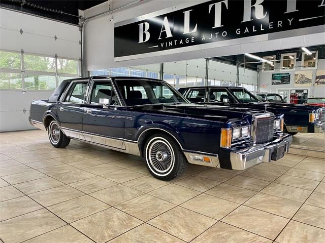 1989 Lincoln Town Car (CC-1417125) for sale in St. Charles, Illinois