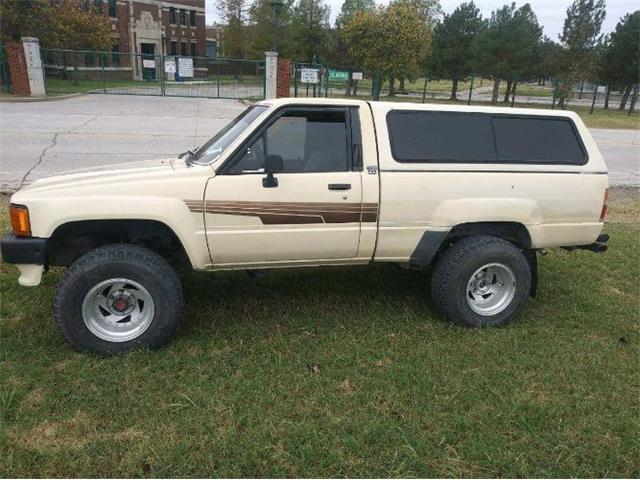 1986 Toyota Pickup (CC-1418497) for sale in Cadillac, Michigan