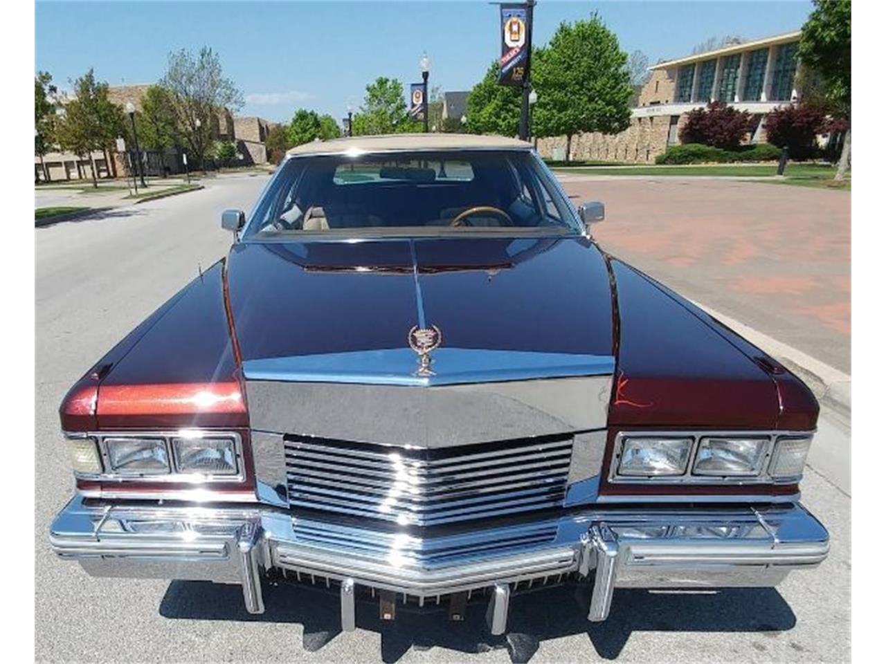 Cadillac fleetwood 1975