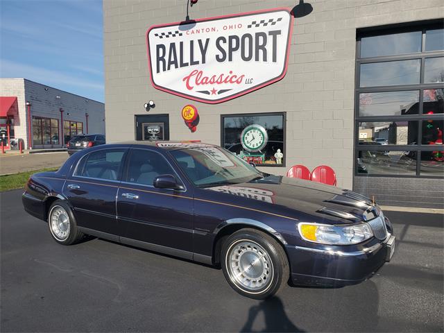 1999 Lincoln Town Car (CC-1429025) for sale in Canton, Ohio