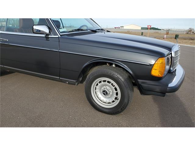 1985 Mercedes-Benz 300CD (CC-1467568) for sale in Medicine Hat, Alberta