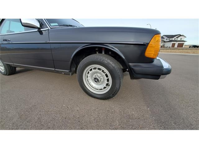 1985 Mercedes-Benz 300CD (CC-1467568) for sale in Medicine Hat, Alberta