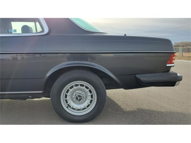1985 Mercedes-Benz 300CD (CC-1467568) for sale in Medicine Hat, Alberta