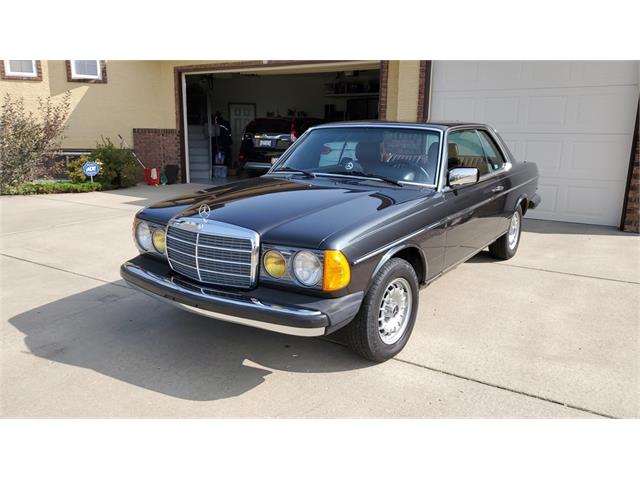 1985 Mercedes-Benz 300CD (CC-1467568) for sale in Medicine Hat, Alberta