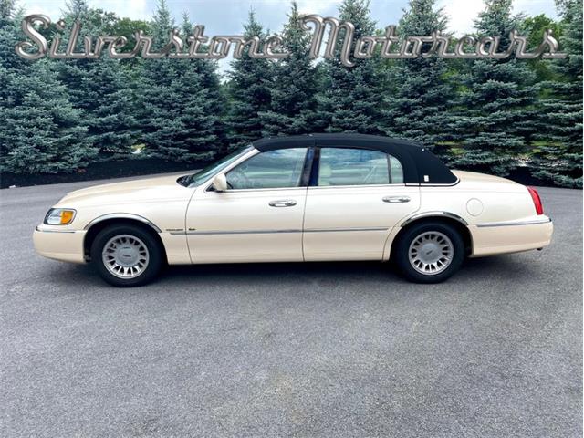 1998 Lincoln Town Car for Sale | ClassicCars.com | CC-1484858