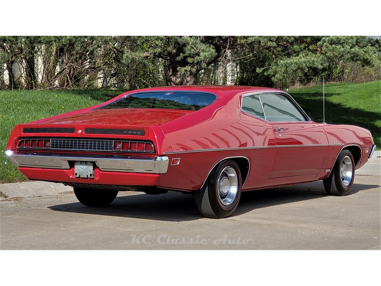 Seen this 1970 ford torino gt. On flickr.my only question is what color  is it? Deep maroon or regular maroon? : r/classiccars