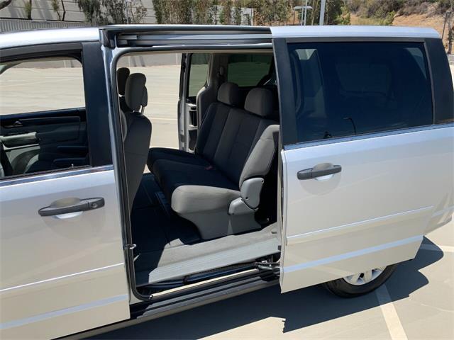 2010 Volkswagen Routan (CC-1487541) for sale in Thousand Oaks, California