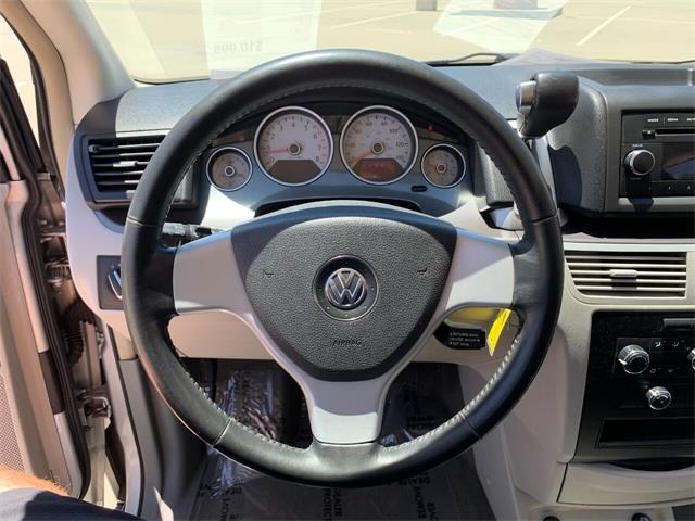 2010 Volkswagen Routan (CC-1487541) for sale in Thousand Oaks, California