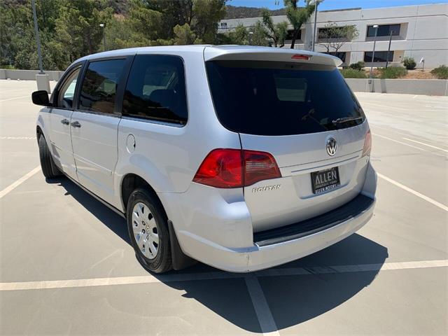 2010 Volkswagen Routan (CC-1487541) for sale in Thousand Oaks, California
