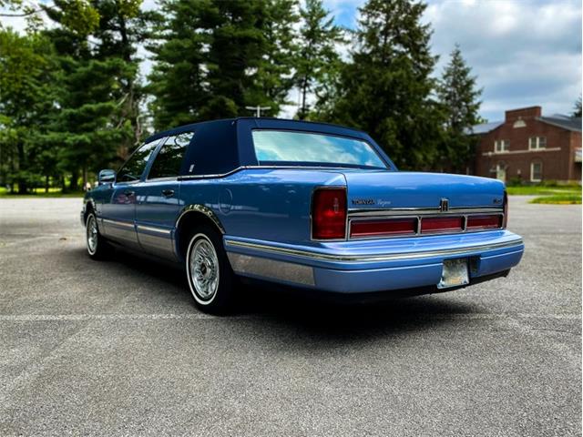 1995 Lincoln Town Car (CC-1515517) for sale in Saratoga Springs, New York