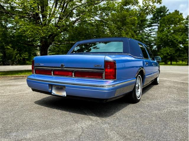 1995 Lincoln Town Car (CC-1515517) for sale in Saratoga Springs, New York