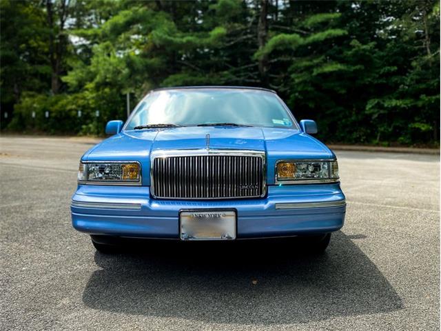 1995 Lincoln Town Car (CC-1515517) for sale in Saratoga Springs, New York