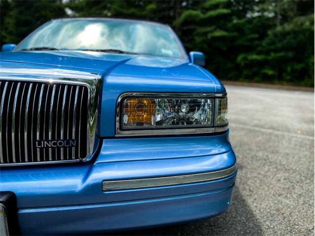 1995 Lincoln Town Car (CC-1515517) for sale in Saratoga Springs, New York