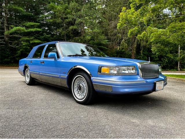 1995 Lincoln Town Car (CC-1515517) for sale in Saratoga Springs, New York