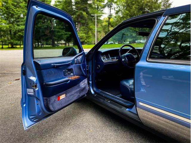 1995 Lincoln Town Car (CC-1515517) for sale in Saratoga Springs, New York
