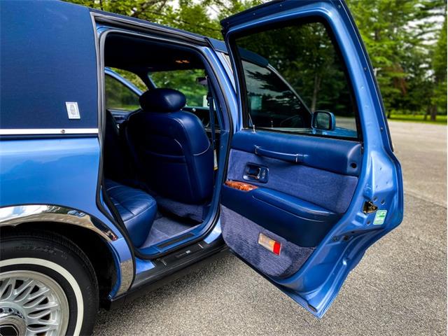 1995 Lincoln Town Car (CC-1515517) for sale in Saratoga Springs, New York