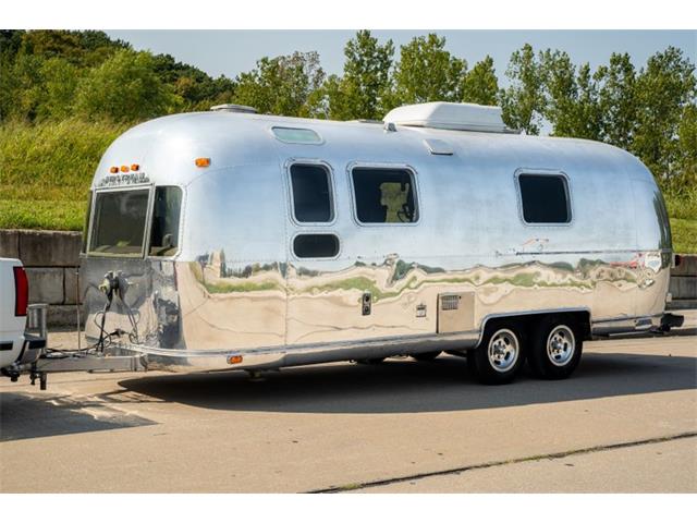 1975 Airstream Land Yacht for Sale  | CC-1526279