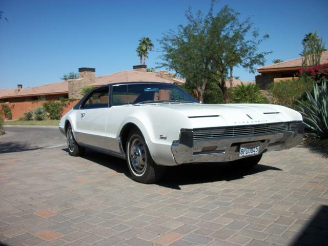 1966 Oldsmobile Toronado (CC-1535150) for sale in Palm Springs, California