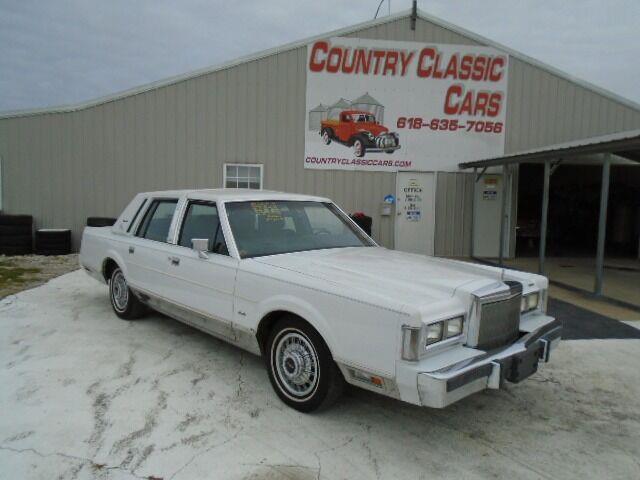1988 Lincoln Town Car (CC-1539657) for sale in Staunton, Illinois