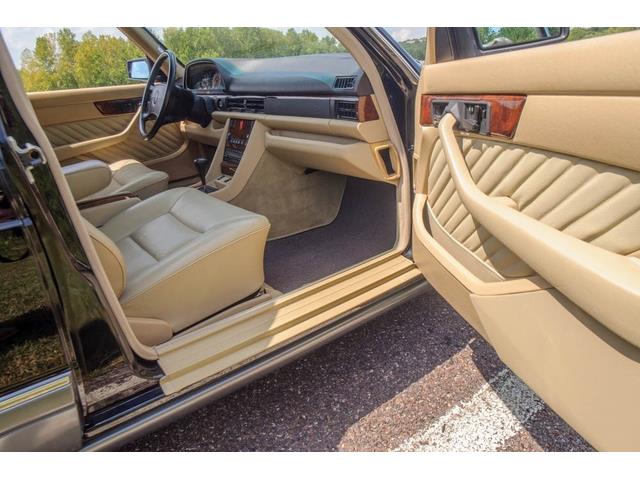 1991 Mercedes-Benz 560 (CC-1540345) for sale in St. Louis, Missouri