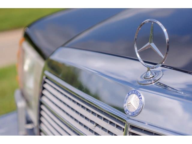 1991 Mercedes-Benz 560 (CC-1540345) for sale in St. Louis, Missouri