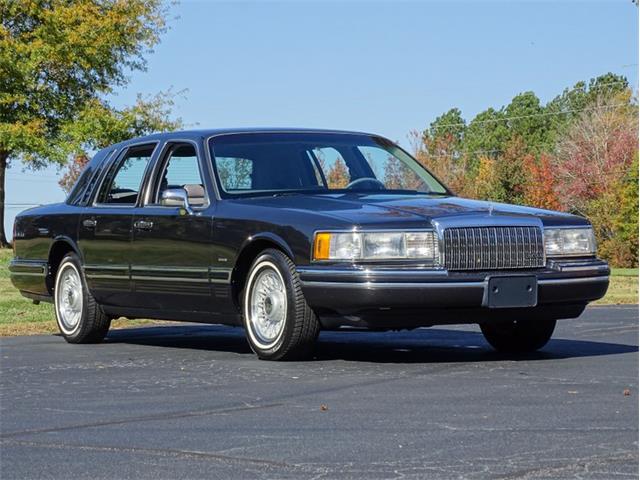 1994 Lincoln Town Car (CC-1546001) for sale in Youngville, North Carolina