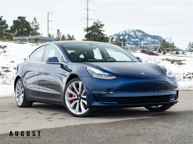 2018 Tesla Model 3 (CC-1561411) for sale in Kelowna, British Columbia