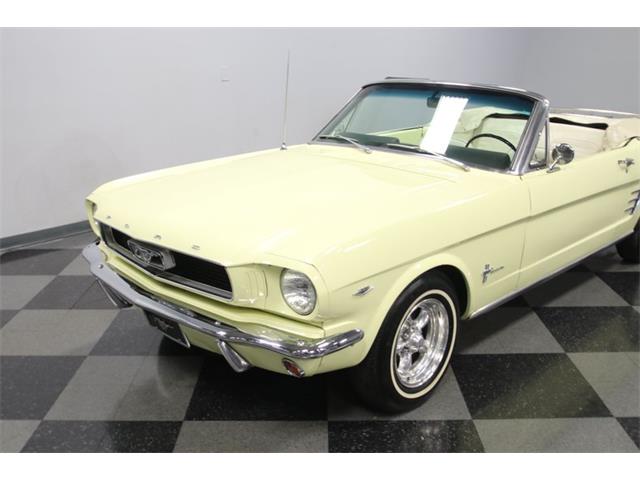 Ford Mustang Convertible 1966 Yellow 1:18 - Online exclusive 200 pcs