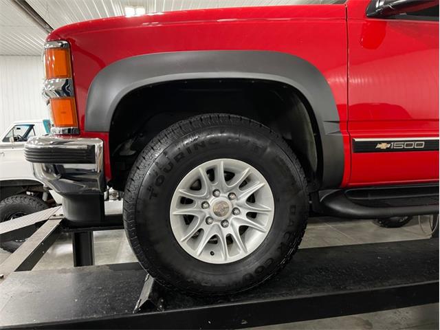 1996 Chevrolet Suburban (CC-1564468) for sale in Holland , Michigan