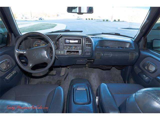 1996 Chevrolet Suburban (CC-1565368) for sale in Lenoir City, Tennessee