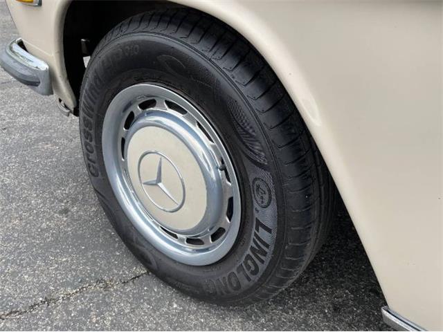 1972 Mercedes-Benz 220 (CC-1567143) for sale in Cadillac, Michigan