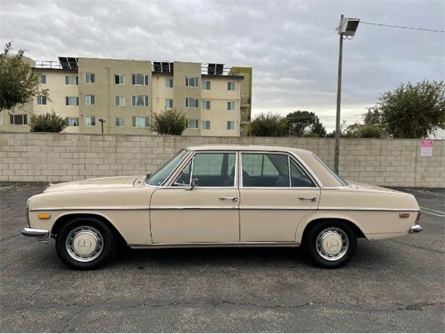 1972 Mercedes-Benz 220 (CC-1567143) for sale in Cadillac, Michigan