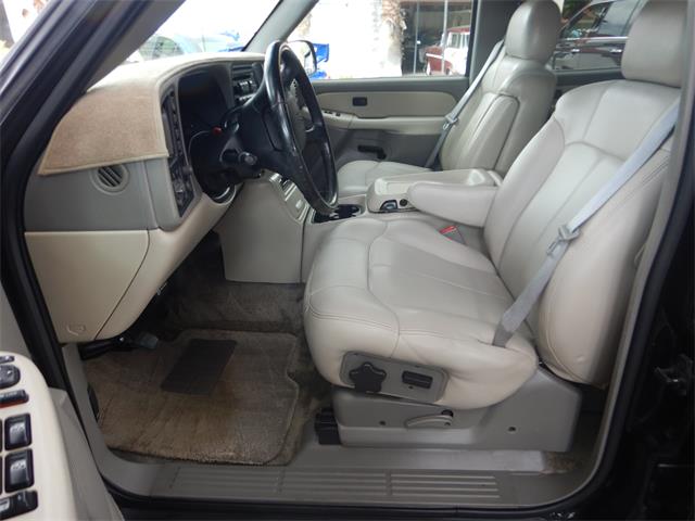 2002 Chevrolet Suburban (CC-1572311) for sale in WOODLAND HILLS, California