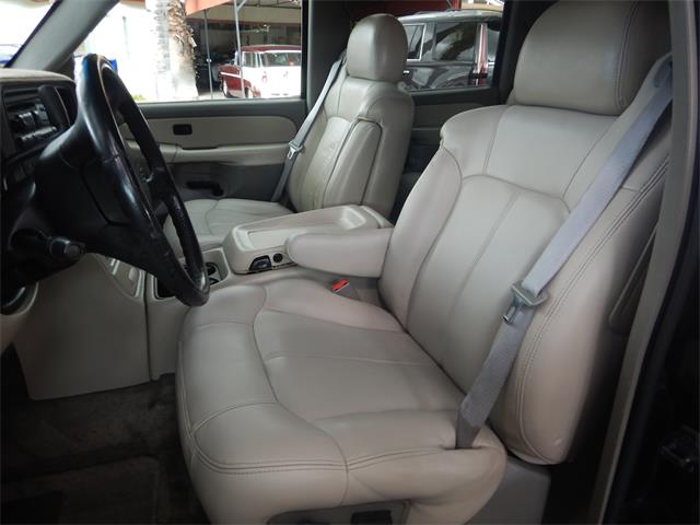 2002 Chevrolet Suburban (CC-1572311) for sale in WOODLAND HILLS, California
