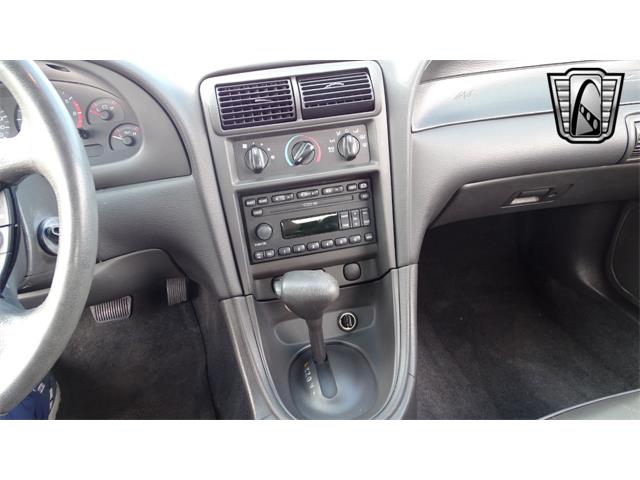 2003 ford mustang v6 interior