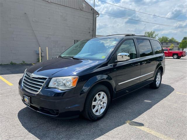 2010 Chrysler Town & Country (CC-1613178) for sale in Hilton, New York