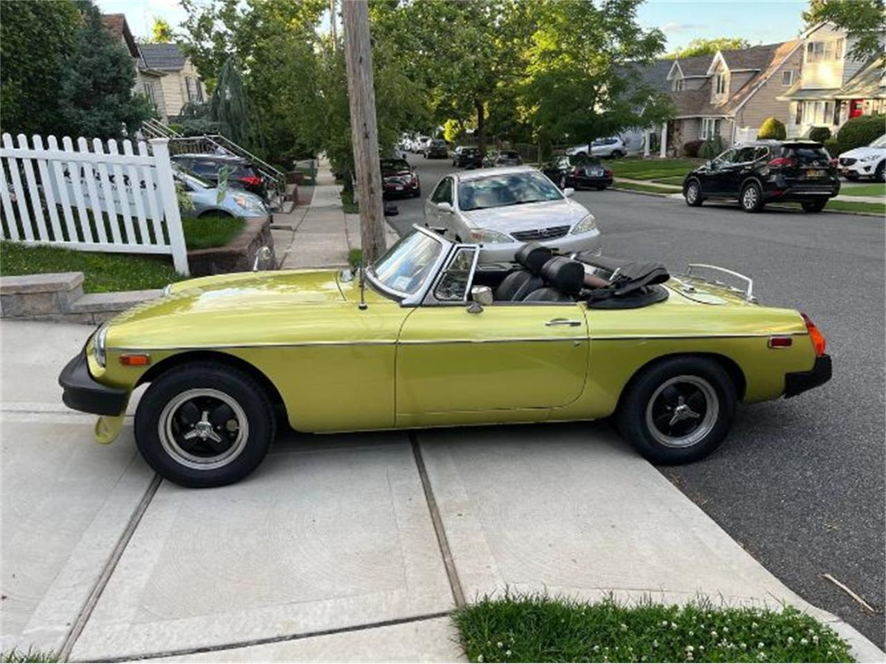 1975 MG MGB For Sale | ClassicCars.com | CC-1623770