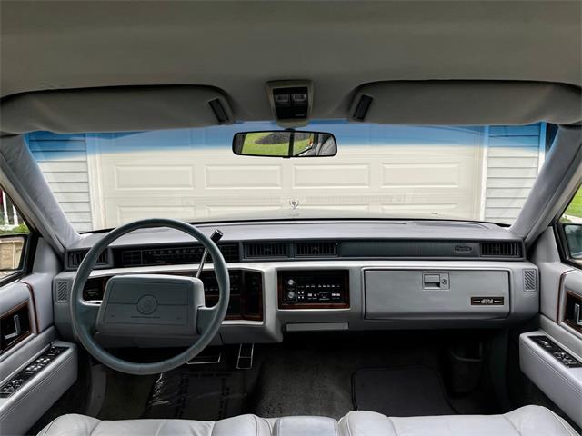 1990 Cadillac Sedan DeVille (CC-1638956) for sale in North Royalton, Ohio