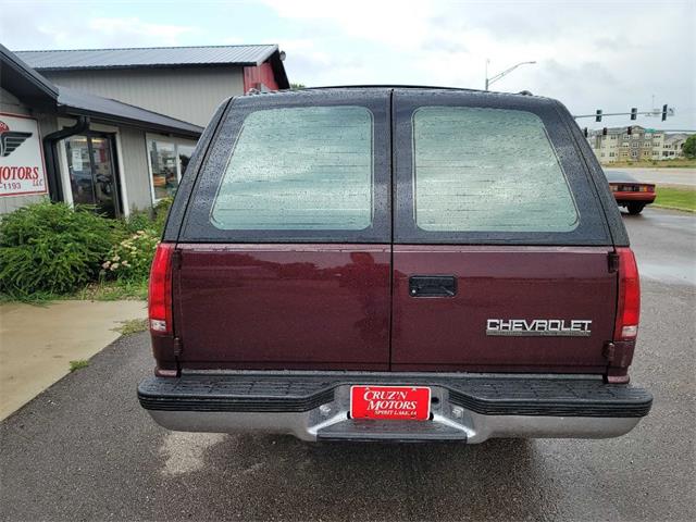 1993 Chevrolet Suburban (CC-1641429) for sale in Spirit Lake, Iowa