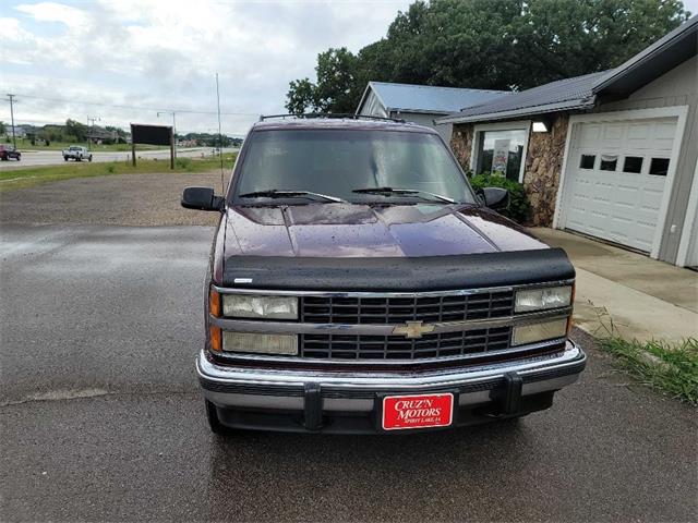 1993 Chevrolet Suburban (CC-1641429) for sale in Spirit Lake, Iowa
