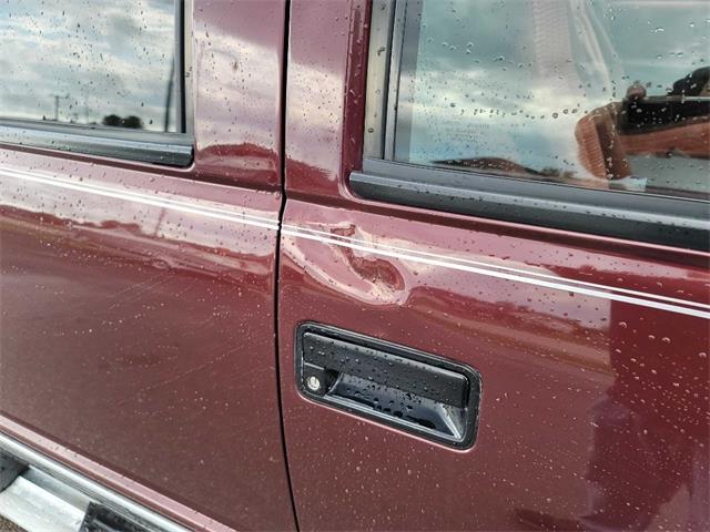 1993 Chevrolet Suburban (CC-1641429) for sale in Spirit Lake, Iowa