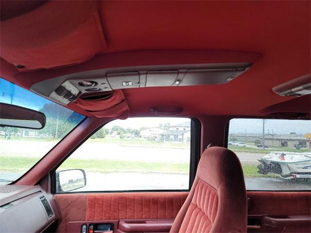 1993 Chevrolet Suburban (CC-1641429) for sale in Spirit Lake, Iowa
