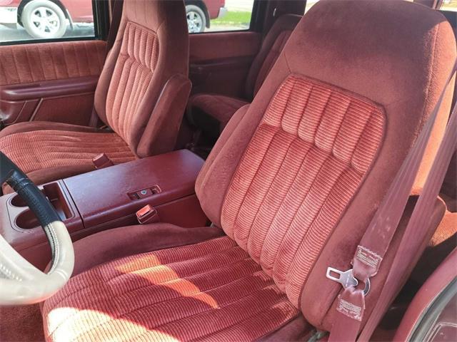1993 Chevrolet Suburban (CC-1641429) for sale in Spirit Lake, Iowa