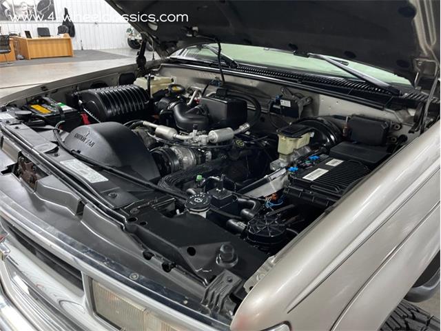 1999 Chevrolet Suburban (CC-1655455) for sale in Holland , Michigan